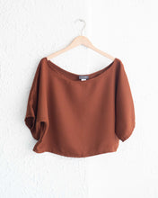 Load image into Gallery viewer, Rust Round Neck 3/4 Length Top

